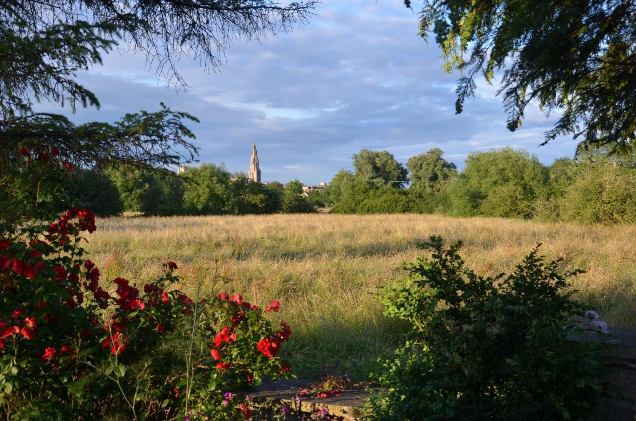 Stamford Meadows Glamping With Private Hot Tubs Hotel ภายนอก รูปภาพ