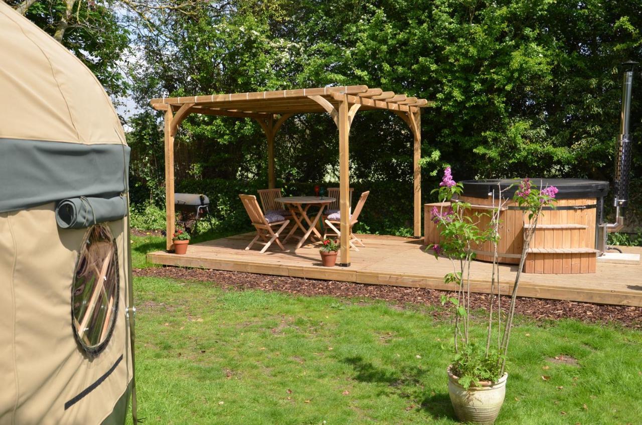 Stamford Meadows Glamping With Private Hot Tubs Hotel ภายนอก รูปภาพ