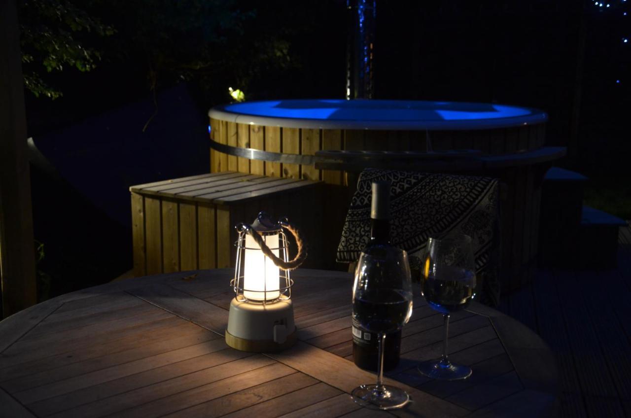 Stamford Meadows Glamping With Private Hot Tubs Hotel ภายนอก รูปภาพ