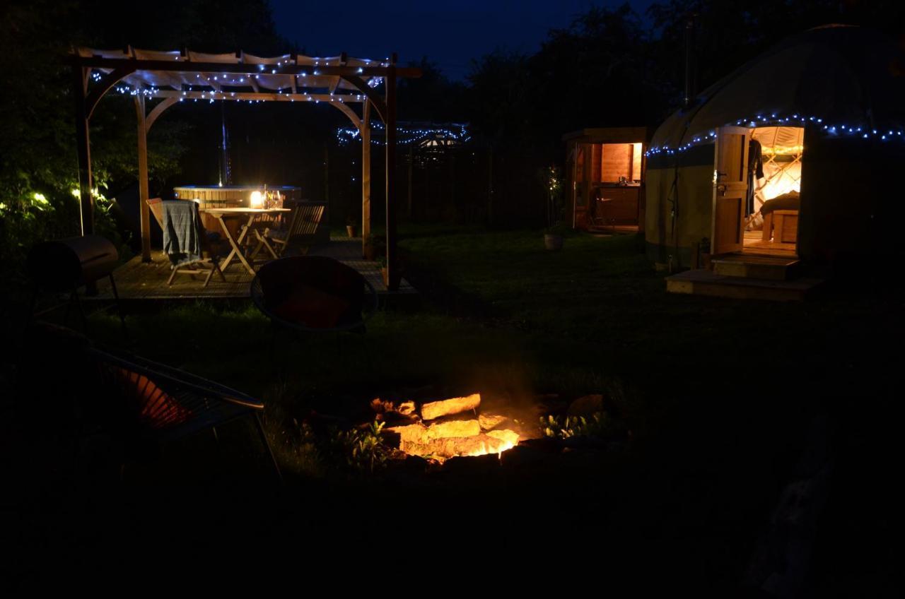 Stamford Meadows Glamping With Private Hot Tubs Hotel ภายนอก รูปภาพ