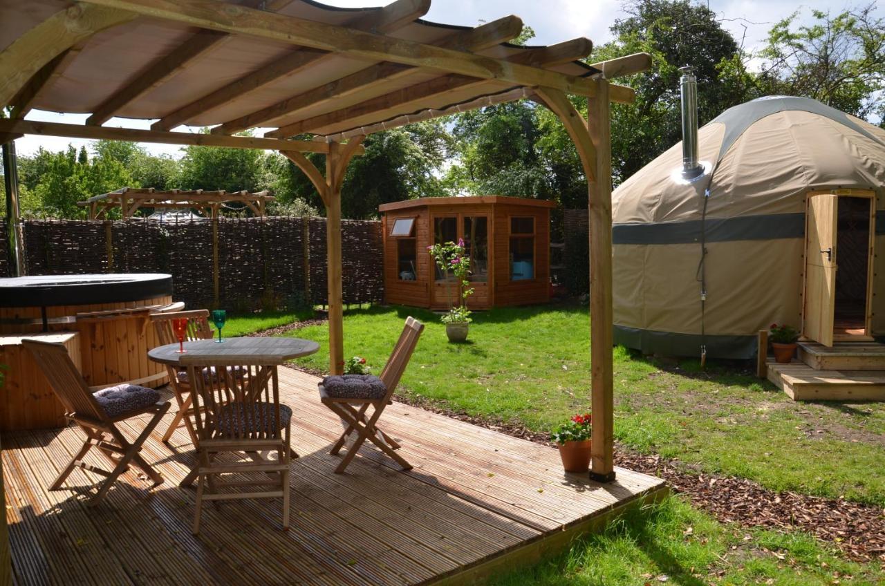 Stamford Meadows Glamping With Private Hot Tubs Hotel ภายนอก รูปภาพ