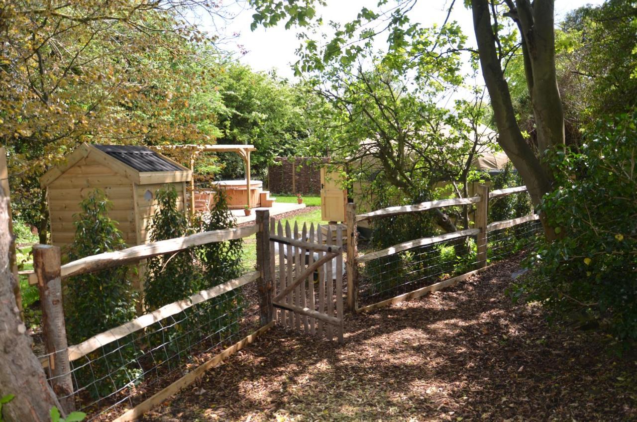 Stamford Meadows Glamping With Private Hot Tubs Hotel ภายนอก รูปภาพ