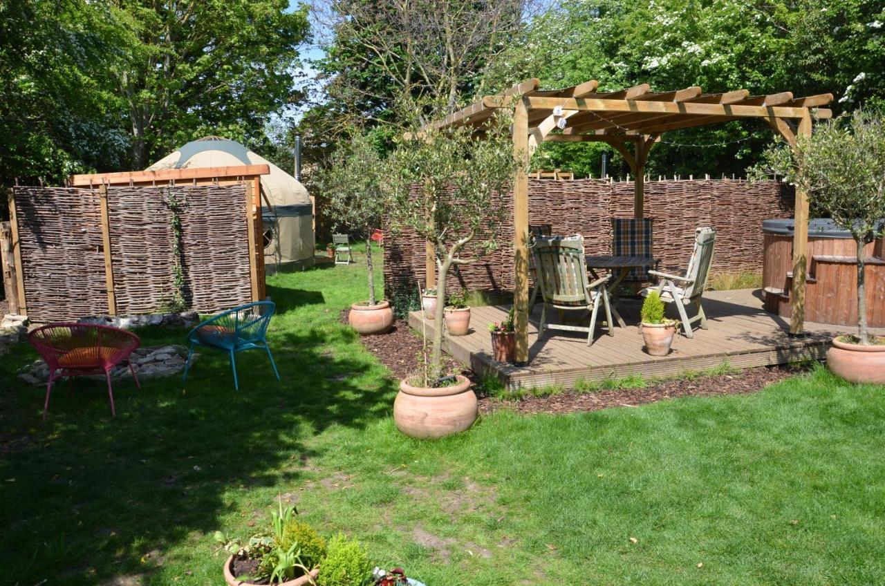 Stamford Meadows Glamping With Private Hot Tubs Hotel ภายนอก รูปภาพ