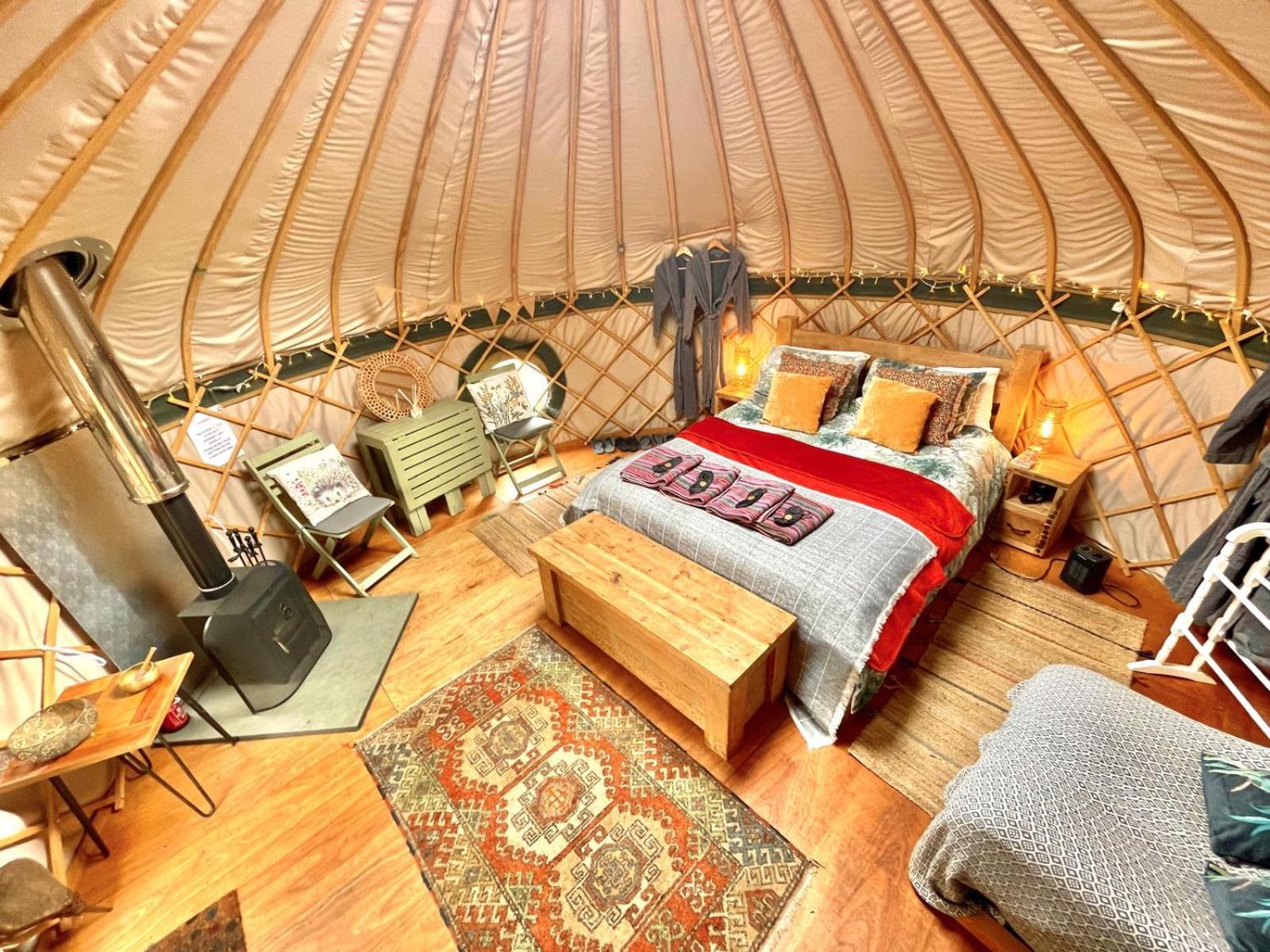 Stamford Meadows Glamping With Private Hot Tubs Hotel ภายนอก รูปภาพ